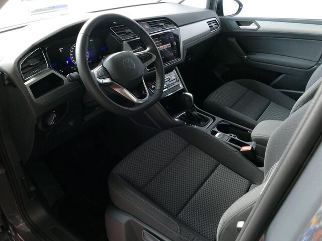 Volkswagen TOURAN 1.5 TSI 150PK NIEUWE AUTO! 7P CARPLAY NAVI CAMERA LED ELEK.KLEP VIR.COCKPIT DODE.HOEK DET. STOELVERW KEYLESS 7P 7PERS 11/2024 "Volkswagen rijden begint bij Topautos.nl - 75 topmodellen direct op voorraad!"