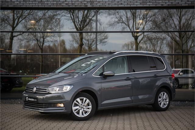 Volkswagen TOURAN 1.5 TSI Highline 7p , Pano dak, Trekhaak, Adap. cruise,