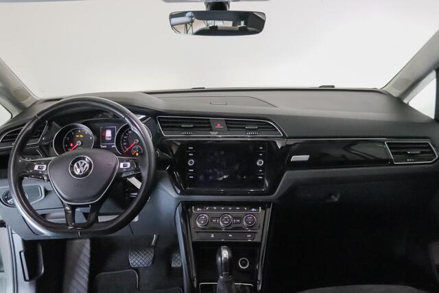 Volkswagen TOURAN 1.5 TSI Highline Business R-line, 7-Persoons, trekhaak, Panoramadak, Navigatie, Led, ACC, Automaat,
