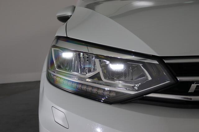 Volkswagen TOURAN 1.5 TSI Highline Business R-line, 7-Persoons, trekhaak, Panoramadak, Navigatie, Led, ACC, Automaat,