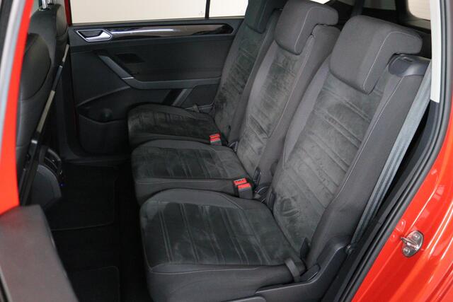 Volkswagen TOURAN 1.2 TSI Highline 7-Persoons, DAB, Navigatie, ACC, Elek Trekhaak