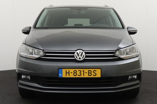 Volkswagen TOURAN 1.5 TSI Comfortline 7P Trekhaak Camera Massage Carplay