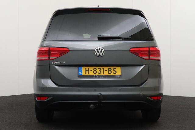 Volkswagen TOURAN 1.5 TSI Comfortline 7P Trekhaak Camera Massage Carplay