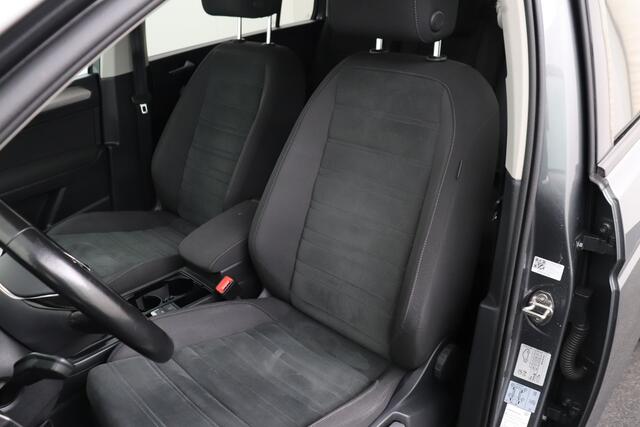 Volkswagen TOURAN 1.5 TSI Comfortline 7P Trekhaak Camera Massage Carplay