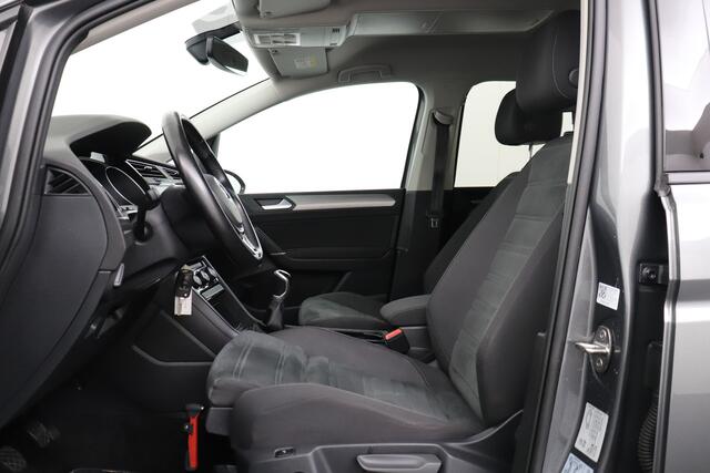 Volkswagen TOURAN 1.5 TSI Comfortline 7P Trekhaak Camera Massage Carplay