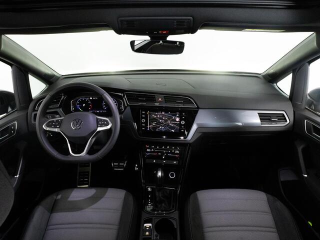 Volkswagen TOURAN R-line 1.5 150 PK DSG Automaat | LED | Navigatie | Adaptieve Cruise Control | Stoelverwarming |