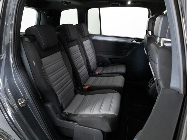 Volkswagen TOURAN R-line 1.5 150 PK DSG Automaat | LED | Navigatie | Adaptieve Cruise Control | Stoelverwarming |