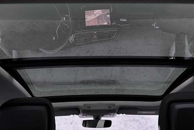 Volkswagen TOURAN 1.2 TSI Highline Business R 7p | Trekhaak | Stoelverwarming | Panoramadak | Parkeersensoren