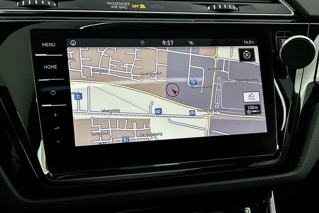 Volkswagen TOURAN 1.2 TSI Highline Business R 7p | Trekhaak | Stoelverwarming | Panoramadak | Parkeersensoren