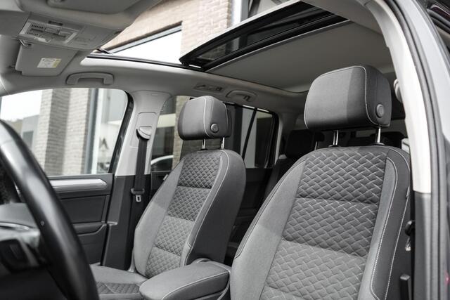 Volkswagen TOURAN 1.4 TSI Highline Edition R 7p | PANO | TREKHAAK | SENSOREN