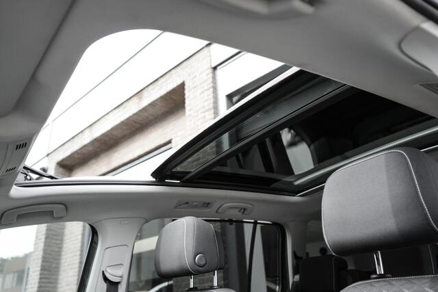 Volkswagen TOURAN 1.4 TSI Highline Edition R 7p | PANO | TREKHAAK | SENSOREN
