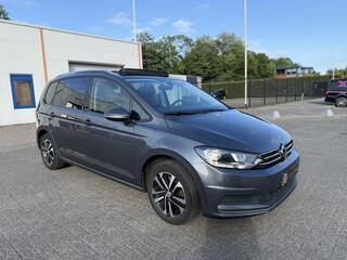 volkswagen-touran-1.5-tsi-highline-