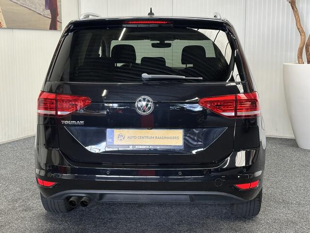 Volkswagen TOURAN 1.4 TSI Highline 7 persoons NAVIGATIE ADAPTIVE CRUISE CONTROL CLIMATE CONTROL BLUETOOTH TELEFOON MEDIA VOORBEREIDING ACHTERUITRIJCAMERA TREKHAAK ZEER MOOI !! 3010
