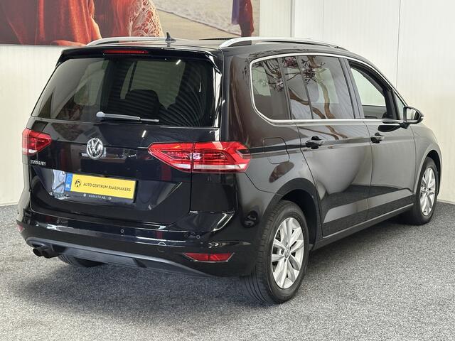 Volkswagen TOURAN 1.4 TSI Highline 7 persoons NAVIGATIE ADAPTIVE CRUISE CONTROL CLIMATE CONTROL BLUETOOTH TELEFOON MEDIA VOORBEREIDING ACHTERUITRIJCAMERA TREKHAAK ZEER MOOI !! 3010