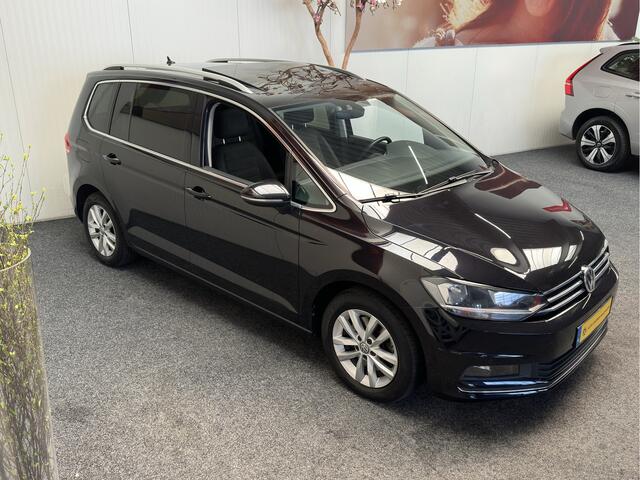 Volkswagen TOURAN 1.4 TSI Highline 7 persoons NAVIGATIE ADAPTIVE CRUISE CONTROL CLIMATE CONTROL BLUETOOTH TELEFOON MEDIA VOORBEREIDING ACHTERUITRIJCAMERA TREKHAAK ZEER MOOI !! 3010