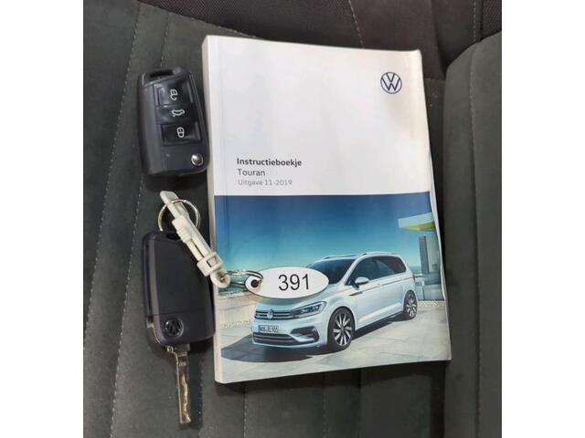 Volkswagen TOURAN 2.0 TDI Automaat Comfort-Business / Trekhaak / Navigatie / Pdc+Camera / Airco-ecc./ Stoel verwarming /