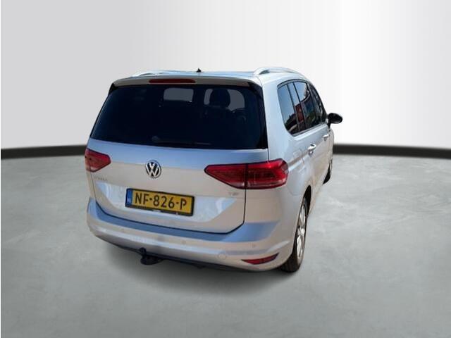 Volkswagen TOURAN 1.2 TSI 110pk Connected Series 7 Persoons / Panoramadak / LED / Trekhaak