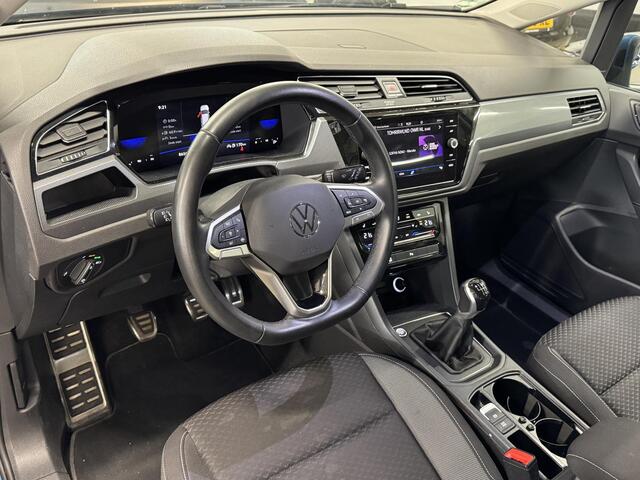 Volkswagen TOURAN 1.5 TSI Active 7p | ACC | Clima | Cruise | Navi | Carplay | Stoelverwarming | Dodehoek detectie | ( Vestiging - Nieuwegein )