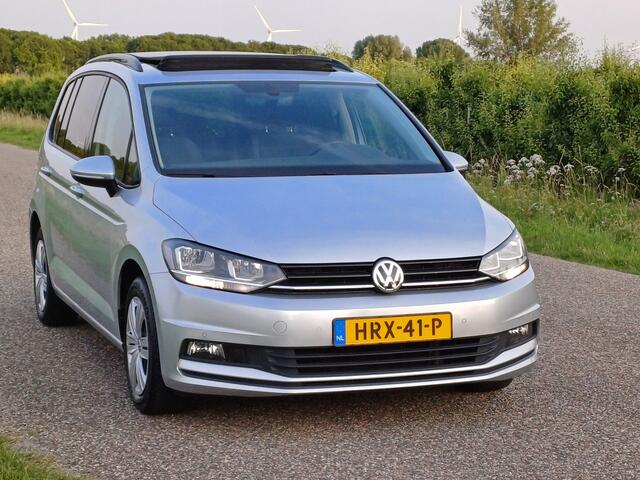 Volkswagen TOURAN 1.5 TSI Comfortline 7 Pers. /Pano/Trekh./Navi/CarPlay/Ad Cruise/