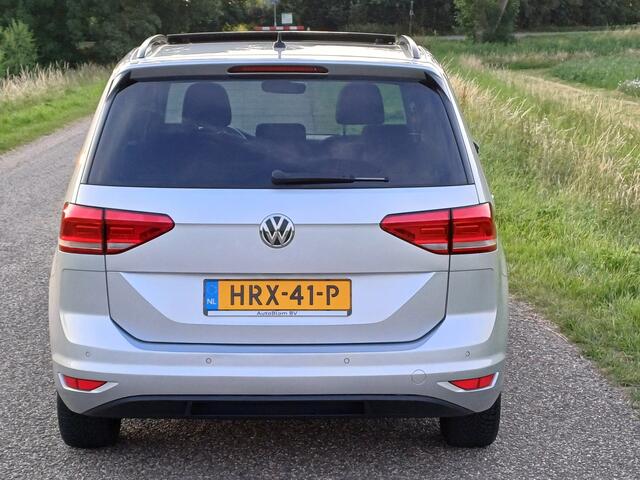 Volkswagen TOURAN 1.5 TSI Comfortline 7 Pers. /Pano/Trekh./Navi/CarPlay/Ad Cruise/