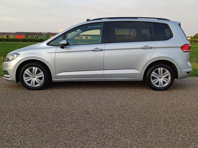 Volkswagen TOURAN 1.5 TSI Comfortline 7 Pers. /Pano/Trekh./Navi/CarPlay/Ad Cruise/