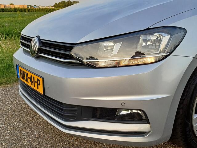 Volkswagen TOURAN 1.5 TSI Comfortline 7 Pers. /Pano/Trekh./Navi/CarPlay/Ad Cruise/
