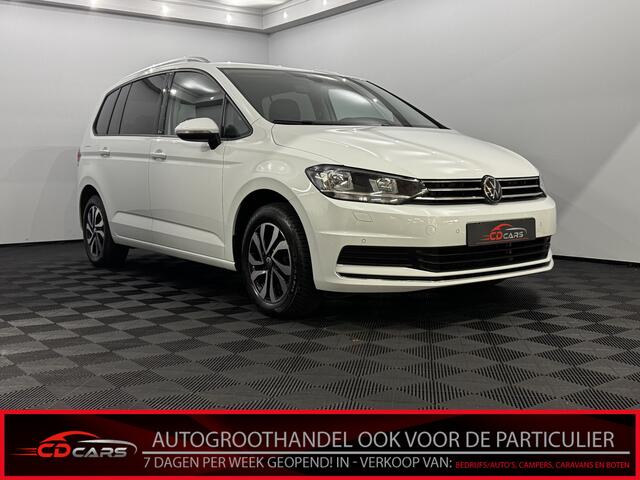 Volkswagen TOURAN 1.5 TSI Active 7 Persoons Clima, Parkeersensoren, Apple carplay, Keyless start, Virtual desk, Stoelverwarming