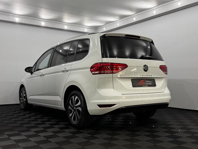 Volkswagen TOURAN 1.5 TSI Active 7 Persoons Clima, Parkeersensoren, Apple carplay, Keyless start, Virtual desk, Stoelverwarming
