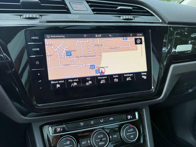 Volkswagen TOURAN 1.5 TSI Highline 7-Persoons, Panoramadak, Grote navigatie!
