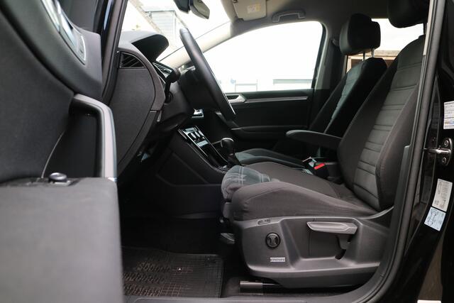 Volkswagen TOURAN 1.5 TSI Highline | DSG | Trekhaak! | Camera | Compleet! |