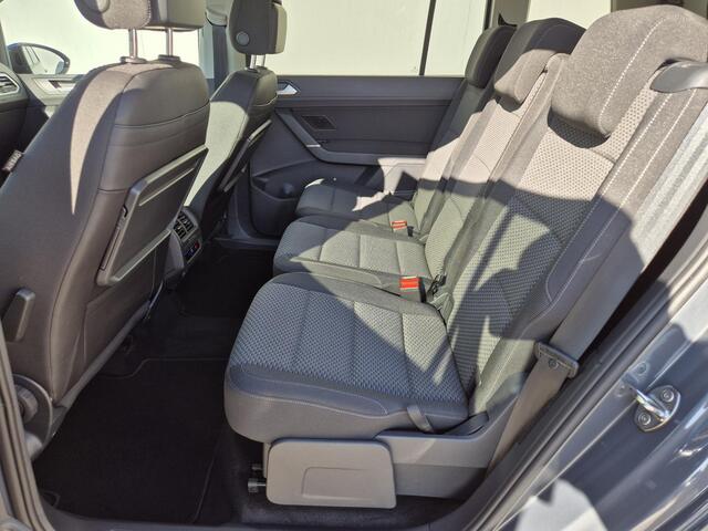 Volkswagen TOURAN 1.5 TSI Comfortline Business 7p Automaat / Keyless-pakket / Adaptief cruise control / Apple Carplay Android Auto / Stoelverwarming / Elektrische bedienbare achterklep / Keyless Entry/Start / Climate control /