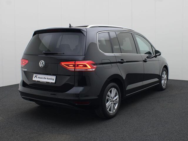 Volkswagen TOURAN Highline 7P 1.5 TSI 150PK DSG · 7-Persoons · Panoramadak · Trekhaak · Camera + Parkeersensoren