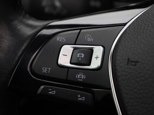 Volkswagen TOURAN Highline 7P 1.5 TSI 150PK DSG · 7-Persoons · Panoramadak · Trekhaak · Camera + Parkeersensoren