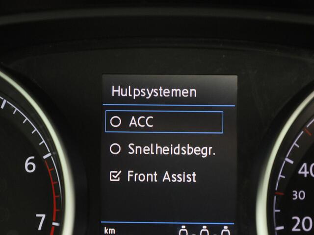 Volkswagen TOURAN Highline 7P 1.5 TSI 150PK DSG · 7-Persoons · Panoramadak · Trekhaak · Camera + Parkeersensoren