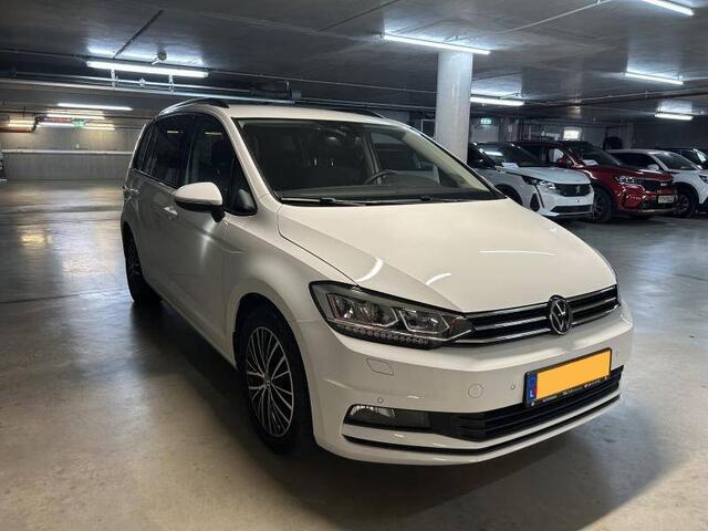 Volkswagen TOURAN 1.5 TSI HIGHLINE 7P AUTOMAAT Adaptive Cruise | Virtual Cockpit | Camera