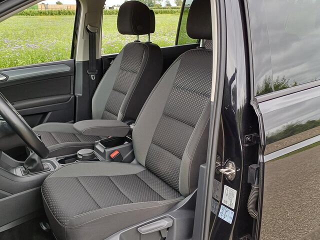 Volkswagen TOURAN 1.5 TSI Comfortline Active 7-Pers. /Navi/Clima/16"/Parkhulp V+A/Stoelverw./