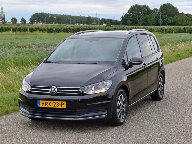 Volkswagen TOURAN 1.5 TSI Comfortline Active 7-Pers. /Navi/Clima/16"/Parkhulp V+A/Stoelverw./