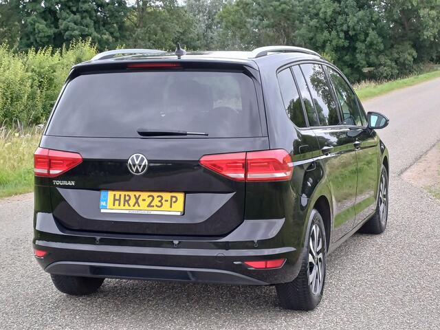 Volkswagen TOURAN 1.5 TSI Comfortline Active 7-Pers. /Navi/Clima/16"/Parkhulp V+A/Stoelverw./