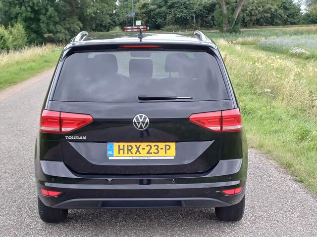 Volkswagen TOURAN 1.5 TSI Comfortline Active 7-Pers. /Navi/Clima/16"/Parkhulp V+A/Stoelverw./
