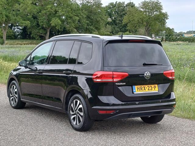 Volkswagen TOURAN 1.5 TSI Comfortline Active 7-Pers. /Navi/Clima/16"/Parkhulp V+A/Stoelverw./
