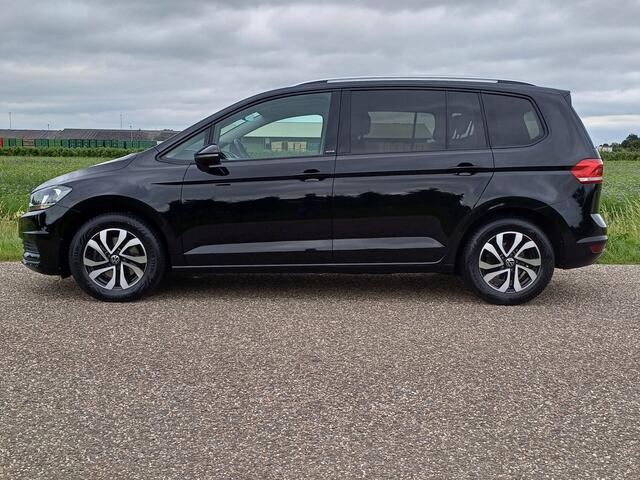 Volkswagen TOURAN 1.5 TSI Comfortline Active 7-Pers. /Navi/Clima/16"/Parkhulp V+A/Stoelverw./