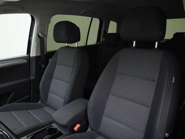 Volkswagen TOURAN Comfortline 1.4 110kW/150PK TSI DSG 7-Persoons · Navigatie · Trekhaak · Stoelverwarming · Apple Car Play ·