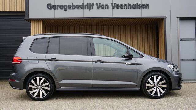 Volkswagen TOURAN 1.8 TSI 180PK DSG 2x R-Line 7-Zits Pano.Dak LED Elek.Trekhaak 18inch LM A-Camera 29003km! *Unieke Touran*