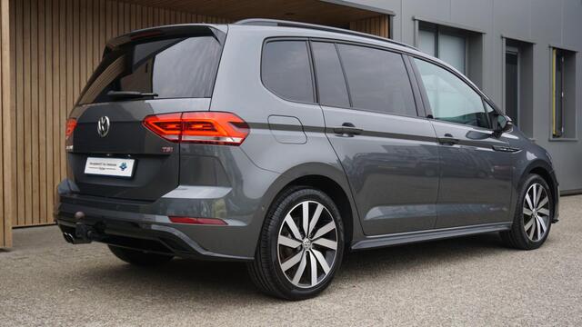 Volkswagen TOURAN 1.8 TSI 180PK DSG 2x R-Line 7-Zits Pano.Dak LED Elek.Trekhaak 18inch LM A-Camera 29003km! *Unieke Touran*
