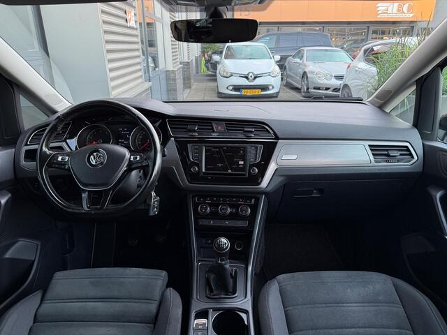 Volkswagen TOURAN 1.4 TSI Comfortline Business 7p Cruise CarPlay Camera