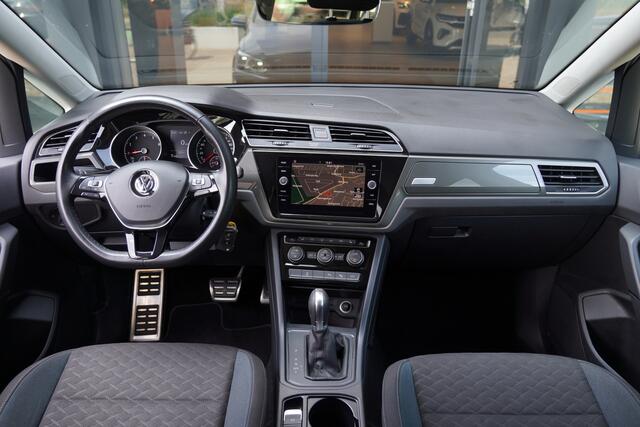 Volkswagen TOURAN 1.5TSI/150pk R-Line 7p DSG automaat|2019|PDC+Camera|Lane Assist|Cruise+ACC|Navi|Clima|El. achterklep|trekhaak|18"LMV