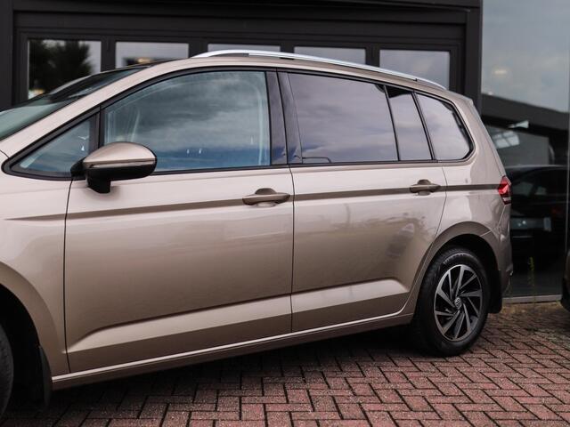 Volkswagen TOURAN 1.5 TSI Highline Business R 7p | Stoelverw. | Camera | ACC | Carplay