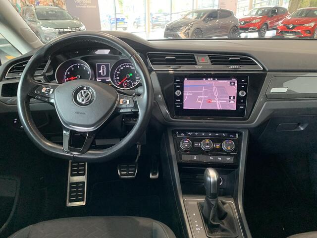Volkswagen TOURAN 1.5 TSI Highline Business R 7p AUTOMAAT | NAVIGATIE | ACHTERUITRIJCAMERA | PARKEERSENSOREN VOOR-EN ACHTER | 7-ZITS