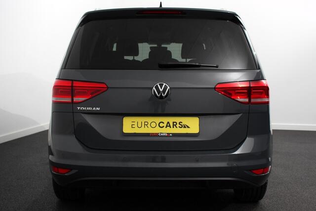 Volkswagen TOURAN 1.5 TSI DSG Highline 7p | Navigatie | Apple Carplay/Android Auto | Parkeersensoren | Adaptive Cruise Control | Stoel-en stuurverwarming | Elektrische achterklep | Getinte ramen | Climatronic