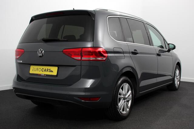 Volkswagen TOURAN 1.5 TSI DSG Highline 7p | Navigatie | Apple Carplay/Android Auto | Parkeersensoren | Adaptive Cruise Control | Stoel-en stuurverwarming | Elektrische achterklep | Getinte ramen | Climatronic